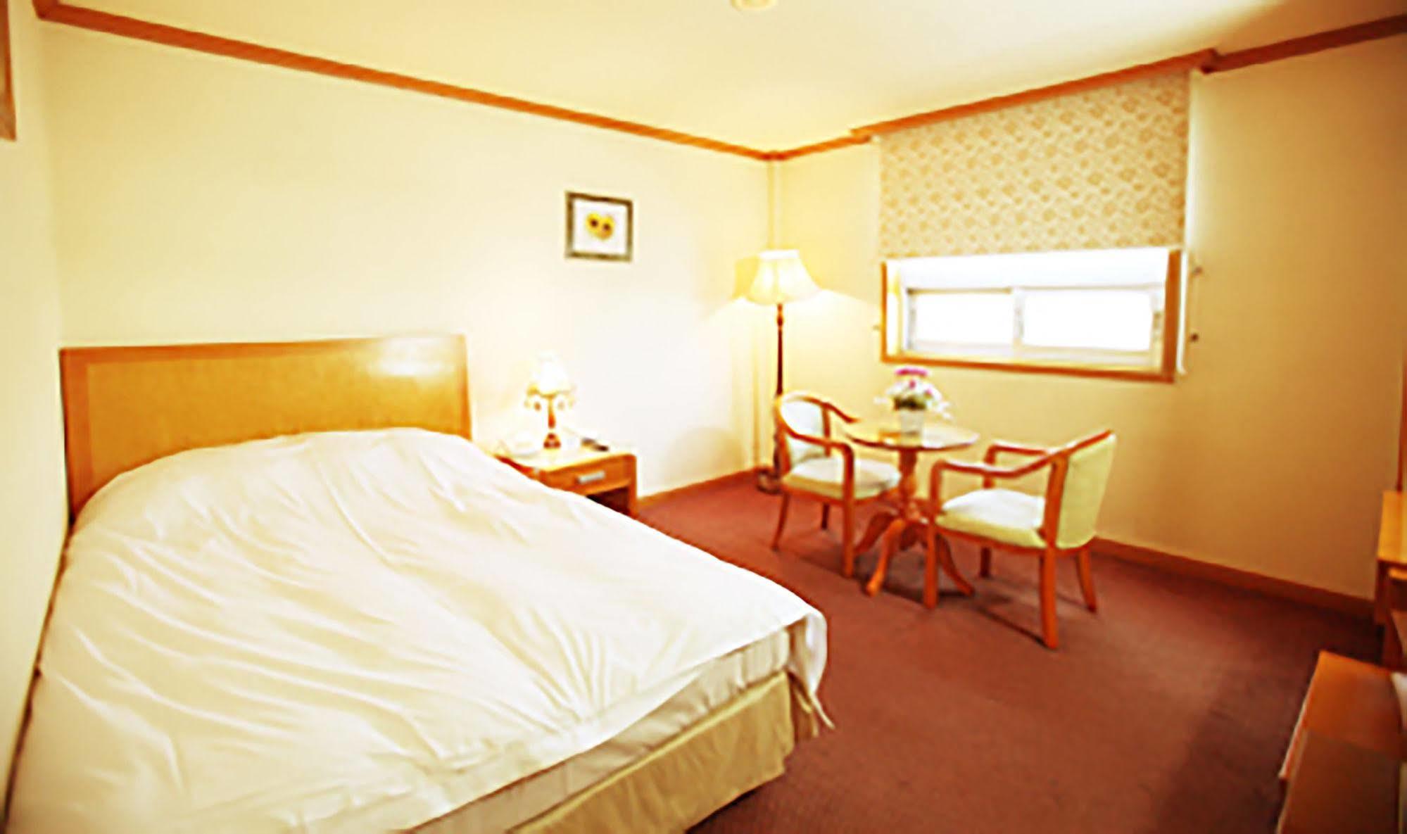 Suncheon Royal Tourist Hotel ภายนอก รูปภาพ