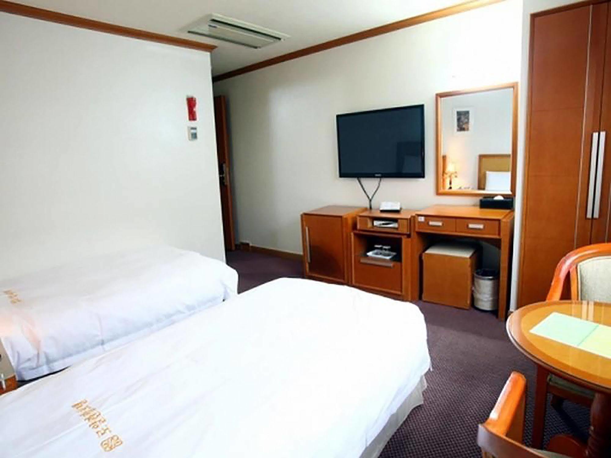Suncheon Royal Tourist Hotel ภายนอก รูปภาพ